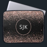 Blush roze roze goudzwart Glitter Monogram Laptop Sleeve<br><div class="desc">Blush Roze - Roos Gold en zwarte faux Glitter en Sparkle Elegant Monogrammed Initialen Hoesje. Dit hoesje kan worden aangepast om uw initiaal en voornaam te omvatten.</div>