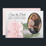 Blush roze roze met ovale foto Romantic Weddenscha Save The Date<br><div class="desc">Deze mooie kaarten zijn de perfecte manier om je vrienden en familie te laten weten dat ze de datum voor je aanstaande bruiloft kunnen redden. Ze hebben een romantisch ontwerp met één bord met lange stempelroze, roze roos dat zich in een pool van water reflecteert, met golven en rimpels met...</div>