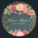 Blush roze rozen marvy chalkboard hartenbruiloft ronde sticker<br><div class="desc">Bewerkbare tekstelegant begunstigt ronde sticker met  grote,  blote roze pinda's,  twee kleine gouden harten en dubbellichten op een donkermiddernacht blauw krijtbordachtergrond. Ideaal voor je zomernacht | tuin | herfst najaar | elegante  luxe | buitentuin romantisch huwelijk.</div>