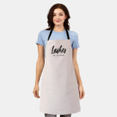 Blush Roze Schrift Logo Wimpers Staf Schort (Gedragen)