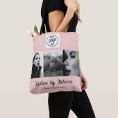 Blush Roze Script Logo Foto Wimpers Studio Tote Bag (Dichtbij)