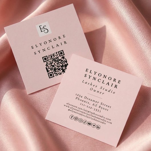 Blush Roze Script Logo QR Code Wimpers Vierkante Visitekaartje