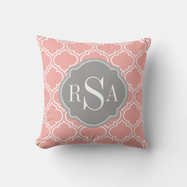 Blush roze stoprooster grijs monogram kussen (Voorkant)