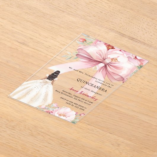 Blush roze strik bloemen jurk Quinceanera helder Acryl Uitnodigingen (Laagn)