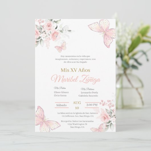 Blush Roze vlinder Quinceanera uitnodiging (Staand voorkant)