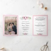 Blush roze Waterverf bloemenfoto bruiloft Drieluik Uitnodiging (Binnen)