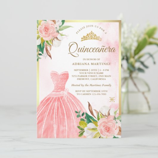 Blush Roze Waterverf Bloemenjurk Goud Quinceanera Kaart (Staand voorkant)