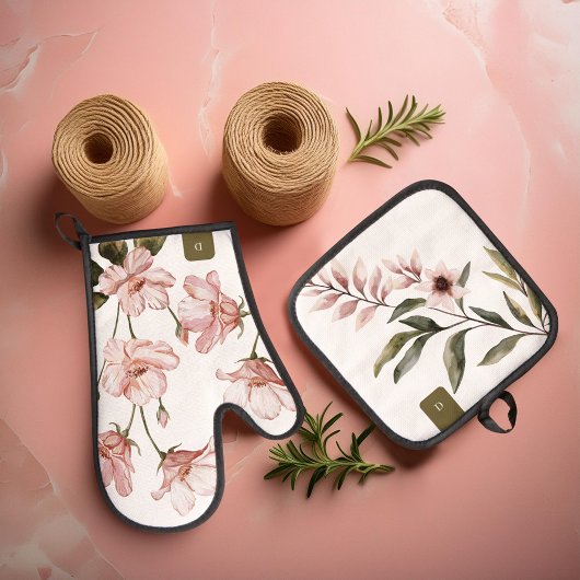  Blush Roze Waterverf florals & Monogram Ovenwant & Pannenlap Set