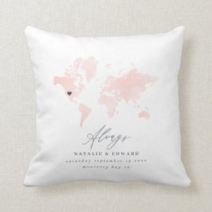 Blush roze wereldkaart bruiloft of jubileumcadeau kussen