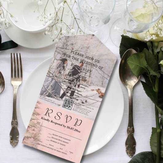 Blush Roze Winter Sneeuwrijke Pine Tree Foto QR-co All In One Uitnodiging