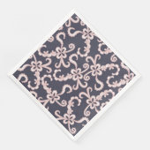 Blush Roze Witte Bloemen Kant op Navy Blue Servet (Hoek)