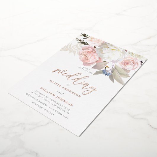 Blush Roze & Witte Bloemen Roos Gouden Bruiloft Folie Uitnodiging (Gedraaid)