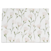 Blush Roze Witte Bloemen Verjaardag Groot Cadeauzakje (Voorkant)