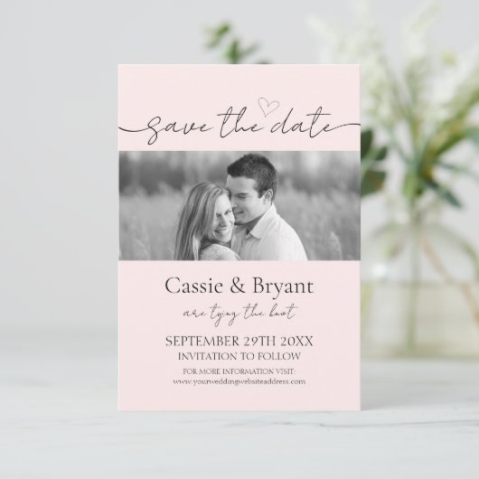 Blush Roze & Zwart Modern Script Save the Date (Staand voorkant)