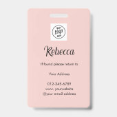 Blush Roze Zwarte Script Logo Nagels Foto Badge (Achterkant)