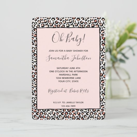 Blush roze zwarte witte luidsprekerdrukuitnodiging kaart (Staand voorkant)