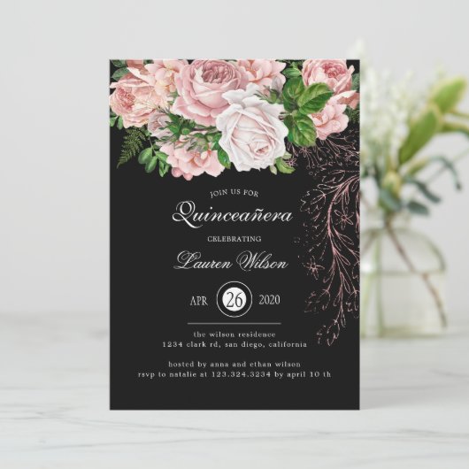  Blush Rozen op Black Quinceanera Kaart (Staand voorkant)