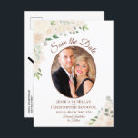 Blush Rozen Ovale foto Weddenschap Opslaan Datum Aankondigingskaart<br><div class="desc">Deze trouwe bruiloft Save the Date briefkaart heeft een elegant waterverf floreel ontwerp met uw foto in een ovaalvormig lijst omringd door prachtige handbeschilderde rozen en bloesems in tinten van champagne blush of zeer bleke perzik. De typografie kenmerkt het fancy manuscript dat met ruimte voor uw namen, de trouwdatum, en...</div>