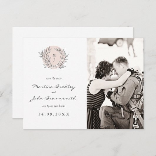 Blush Rustic Monogram Wreate Save the Date Aankondigingskaart (Voorkant / Achterkant)