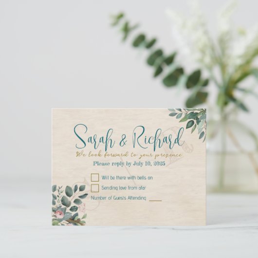 Blush & Sage met Waterverf Foliage Wedding RSVP Briefkaart (Staand voorkant)