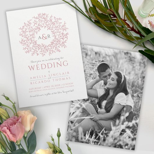 Blush stoffige roze hand getekende cirkel van blad kaart