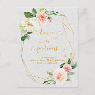 Blush White Flowers Gold Love is Patiënt Wedding Briefkaart