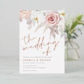 Blush & Wit Moderne Bloemenbruiloft Folie Uitnodiging (Staand Voorkant)
