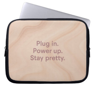 Blush & zand laptophoes Plug In AI-kunst Laptop Sleeve