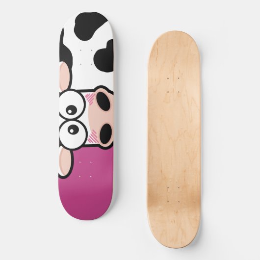 Blushing Cow op roze skateboard (Voorkant)