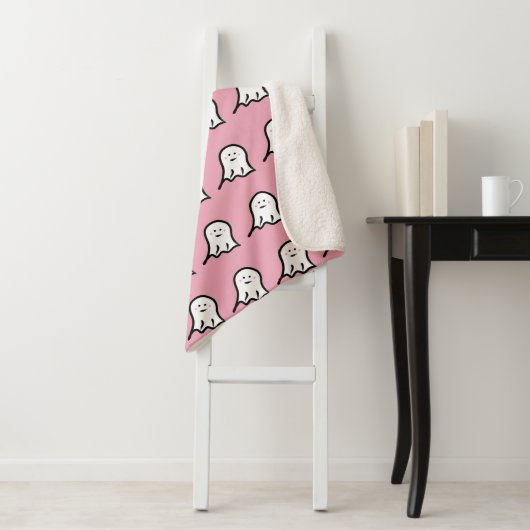 Blushing Ghosts Schattige Halloween Print Sherpa Deken (In situ)