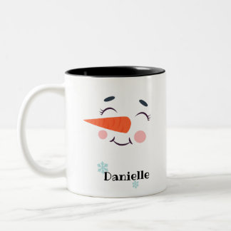 Blushing Snowman Face Persoonlijke naam Holiday Tweekleurige Koffiemok