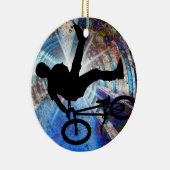 BMX in een Grunge Tunnel Keramisch Ornament (Rechts)