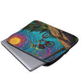 BMX'er op berghelling Laptop Sleeve (Voorkant onderkant)