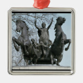 Boadicea, 1850 s (bronzen) (zie ook 33580) metalen ornament (Voorkant)