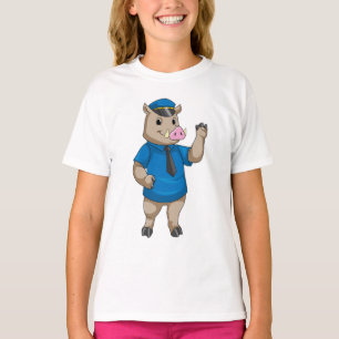 Boar als politieagent met pet van politie t-shirt