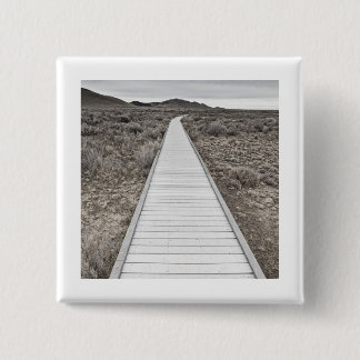 Boardwalk door de woestijn vierkante button 5,1 cm