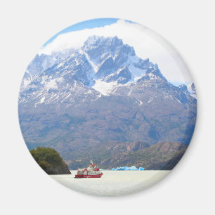 Boat en bergen, Patagonia, Chili Magneet
