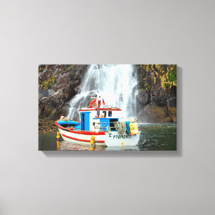 Boat en waterval canvas afdruk