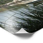 Boat, geankerd op een bergmeer foto afdruk (Hoek)