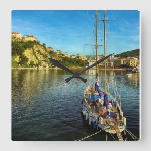 Boat Nadert Shore | Agropoli Vierkante Klok (Voorkant)