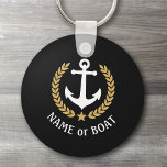 Boat Name Anchor Gold Style Laurel Star Navy Black Sleutelhanger<br><div class="desc">Een persoonlijke Sleutelhanger met uw bootnaam,  familienaam of andere gewenste tekst indien nodig. Met een aangepast nautisch bootanker,  gouden laurelbladeren en sterembleem op zwart of pas de primaire kleur eenvoudig aan op het huidige thema. Het maakt elke keer een goede zaak.</div>