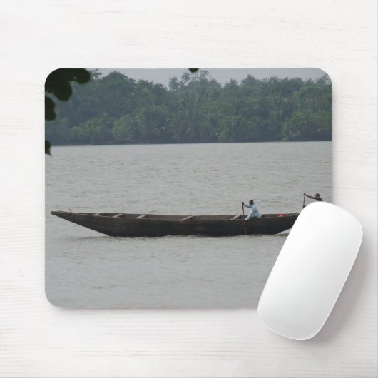 Boat op de rivier muismat (Met muis)