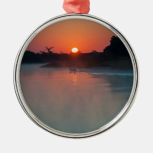 Boat op zonsopgang aan de rivier metalen ornament