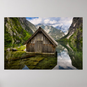 Boathouse in het Obersee-meer in Alpen in Duitslan Poster