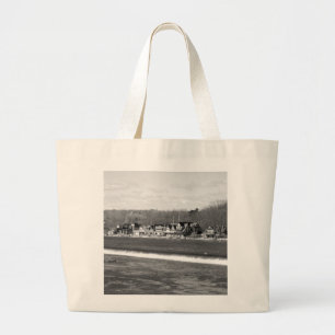 Boathouse Row winter b/w Grote Tote Bag