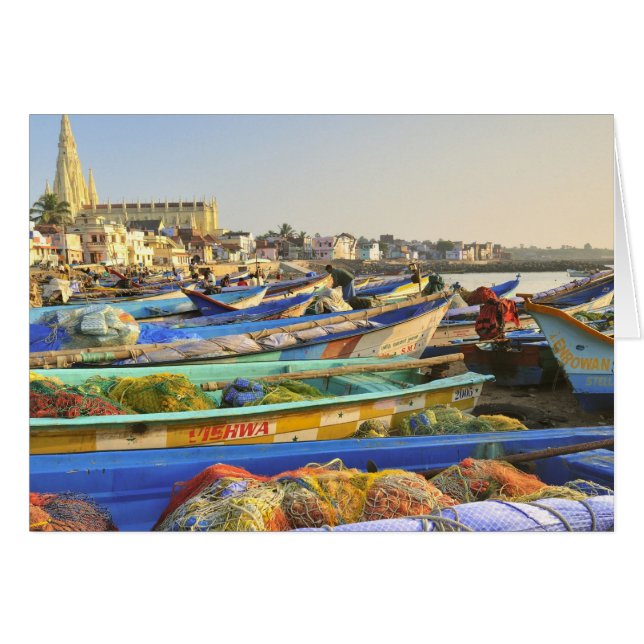 Boats die worden geraasd voor de visserij, de kerk (Voorkant Horizontaal)