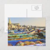 Boats die worden geraasd voor de visserij, de kerk briefkaart (Voorkant / Achterkant)