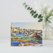 Boats die worden geraasd voor de visserij, de kerk briefkaart (Staand voorkant)