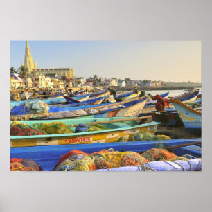 Boats die worden geraasd voor de visserij, de kerk poster