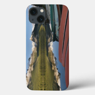 Boats geparkeerd op de helling van het Maligne mee Case-Mate iPhone Case